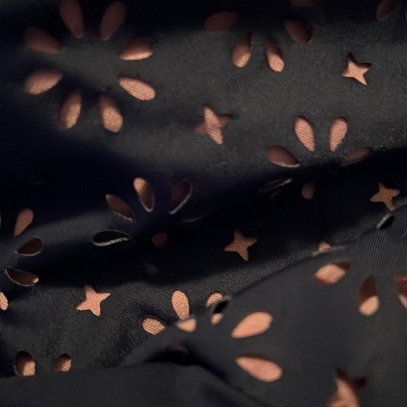 KONA SOL LASER CUT SCOOP NECK ONE PIECE NAVY PINK LARGE SWIMWEAR NEW - Picture 5 of 9